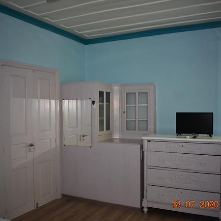 The Central House! Raches  Экстерьер фото